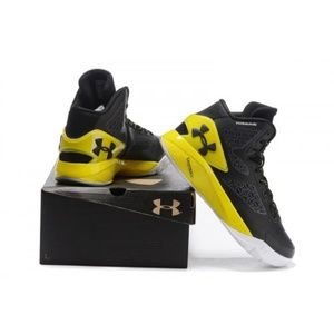 Under Armour Basketball Shoes (BARELY USED)